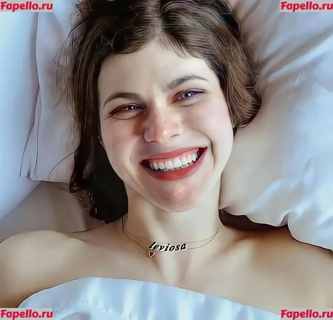 Alexandra Daddario Onlyfans Photo Gallery 