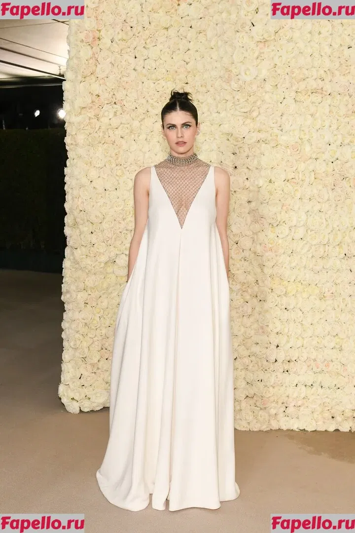 Alexandra Daddario Onlyfans Photo Gallery 