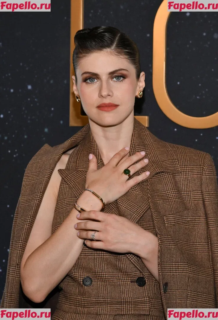 Alexandra Daddario Onlyfans Photo Gallery 