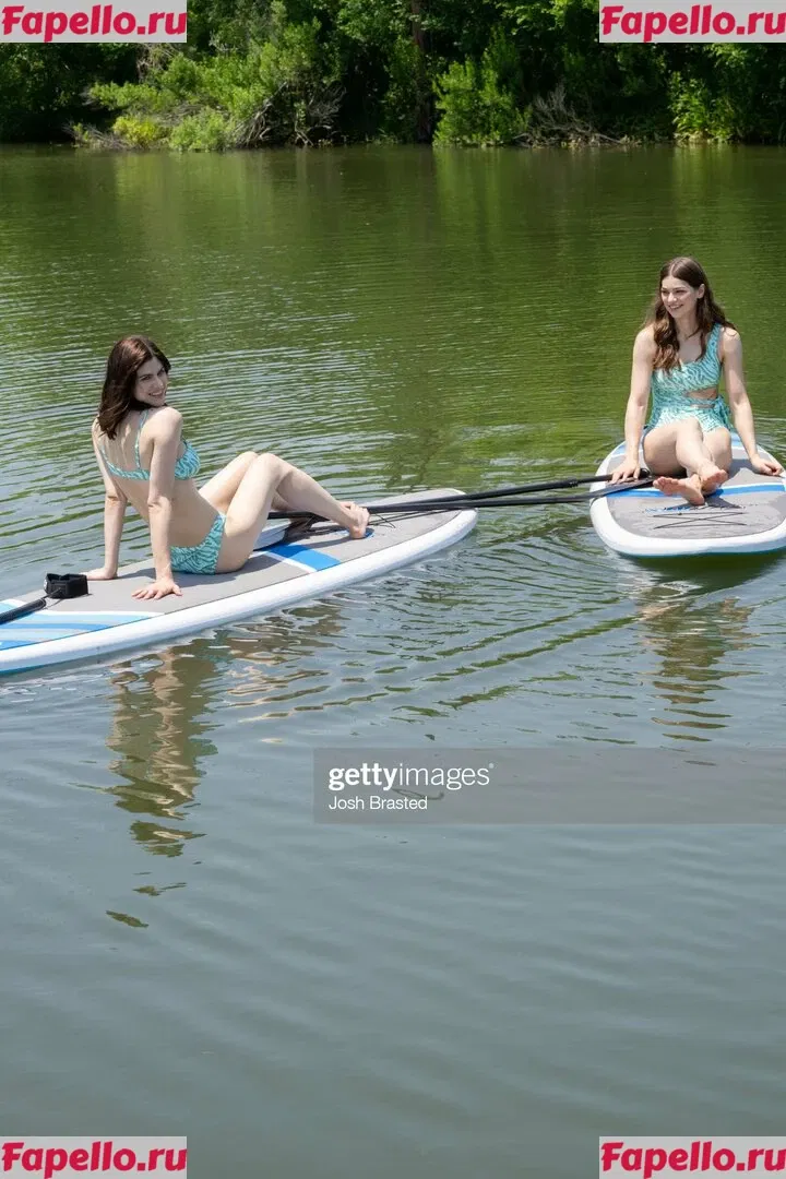 Alexandra Daddario Onlyfans Photo Gallery 