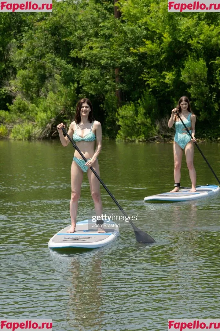 Alexandra Daddario Onlyfans Photo Gallery 