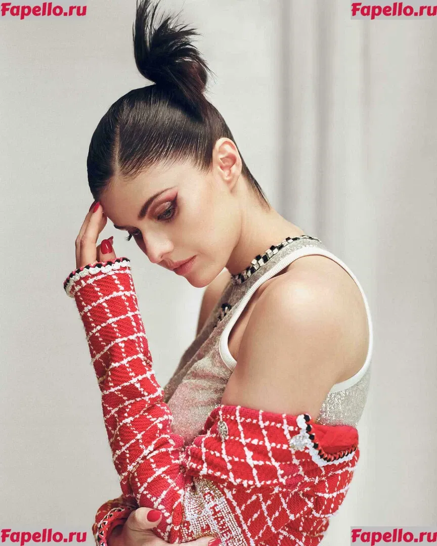 Alexandra Daddario Onlyfans Photo Gallery 