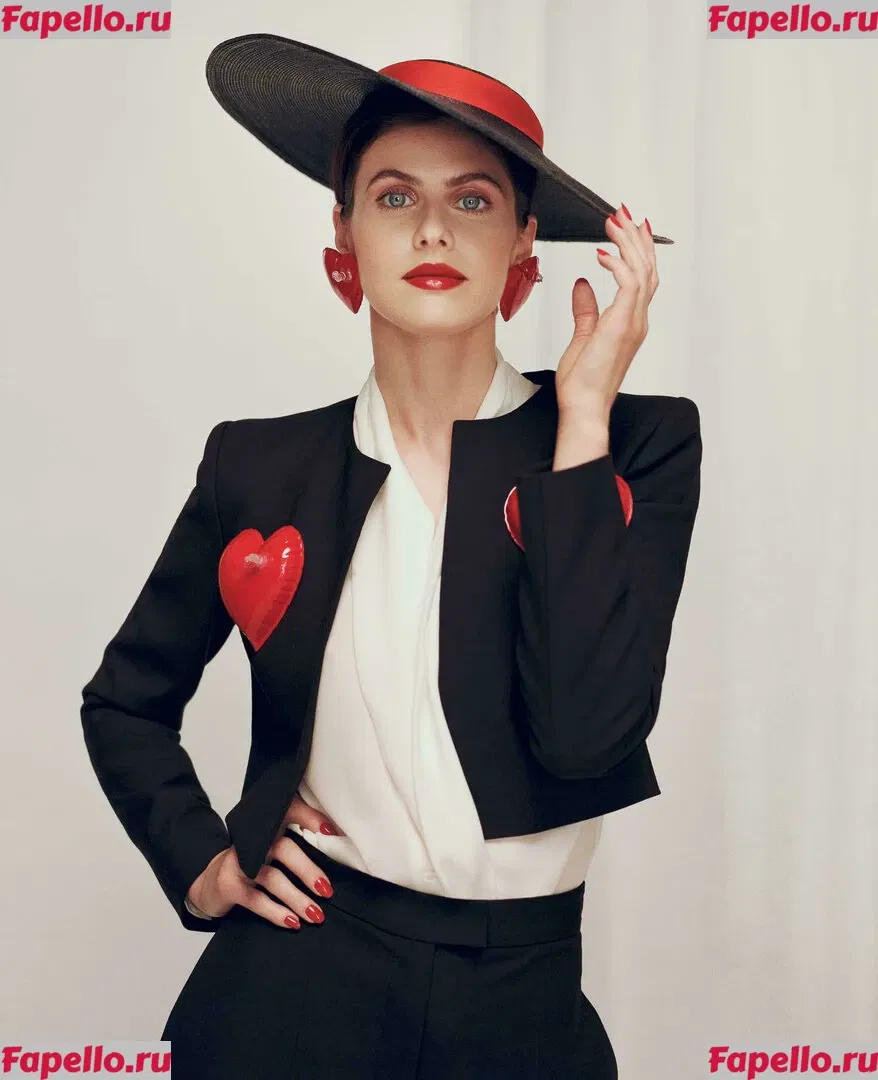 Alexandra Daddario Onlyfans Photo Gallery 