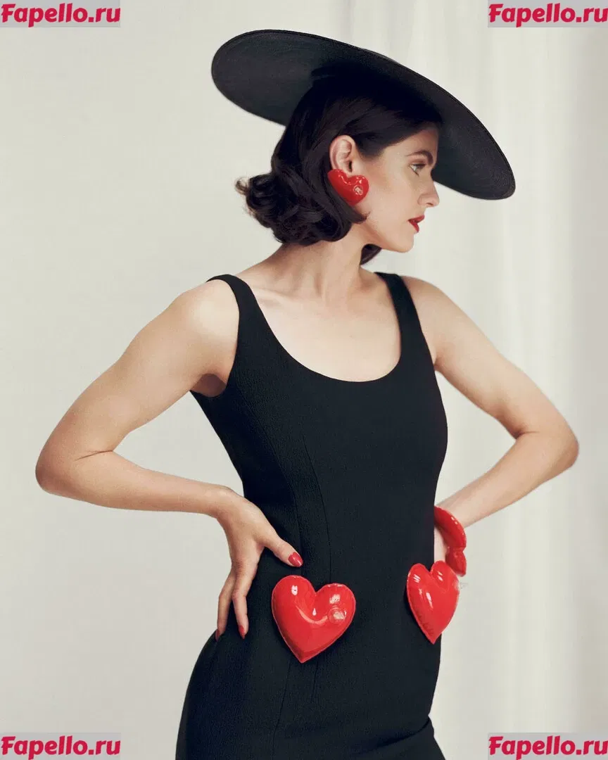 Alexandra Daddario Onlyfans Photo Gallery 