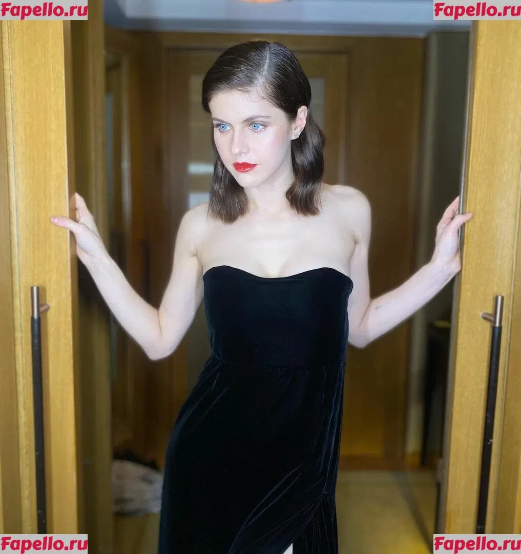 Alexandra Daddario Onlyfans Photo Gallery 