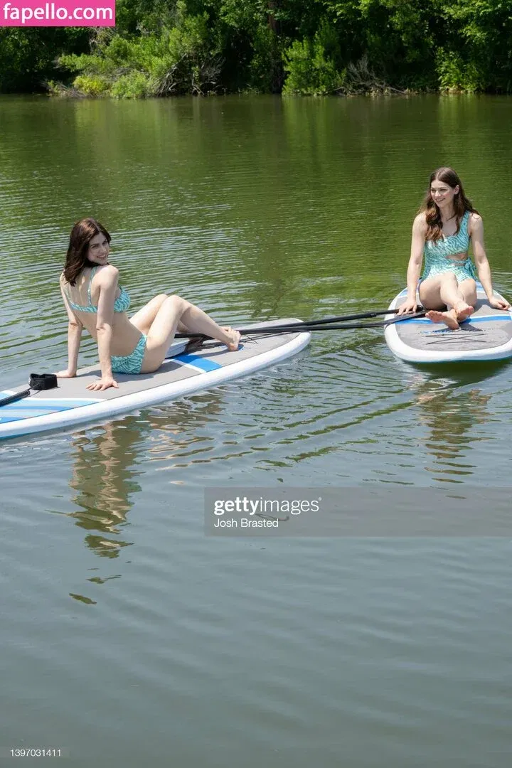 Alexandra Daddario Onlyfans Photo Gallery 