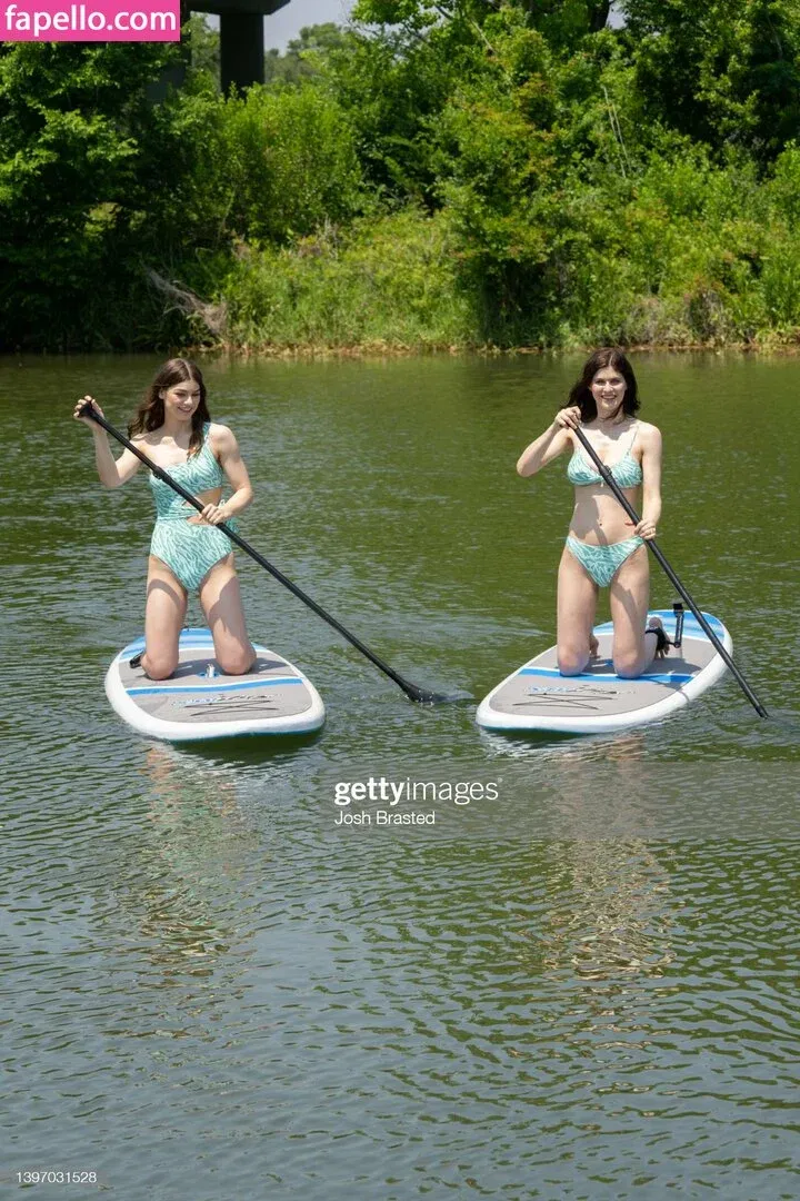 Alexandra Daddario Onlyfans Photo Gallery 