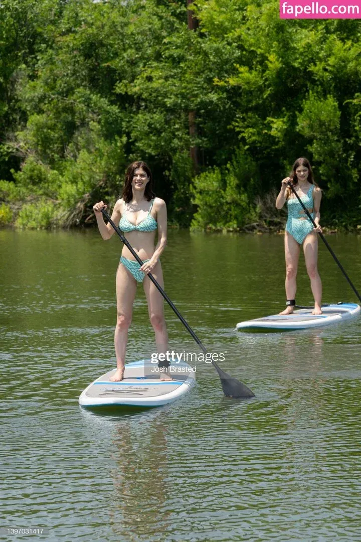 Alexandra Daddario Onlyfans Photo Gallery 