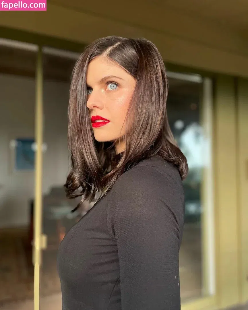 Alexandra Daddario Onlyfans Photo Gallery 