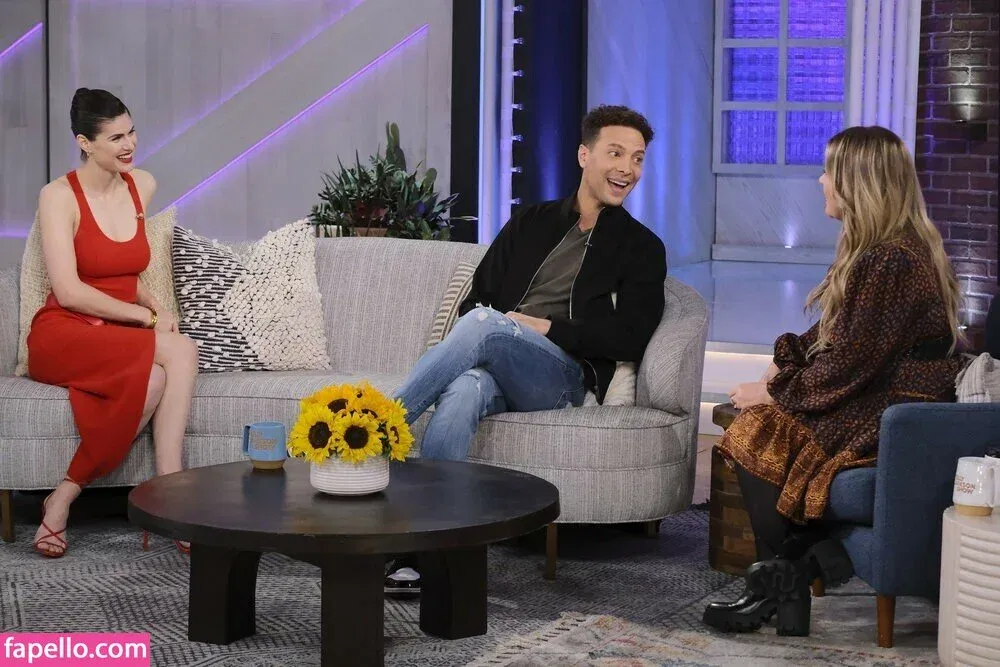 Alexandra Daddario Onlyfans Photo Gallery 