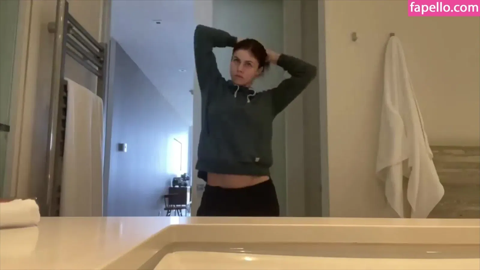 Alexandra Daddario Onlyfans Photo Gallery 