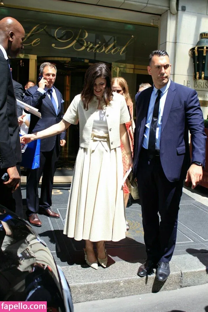 Alexandra Daddario Onlyfans Photo Gallery 