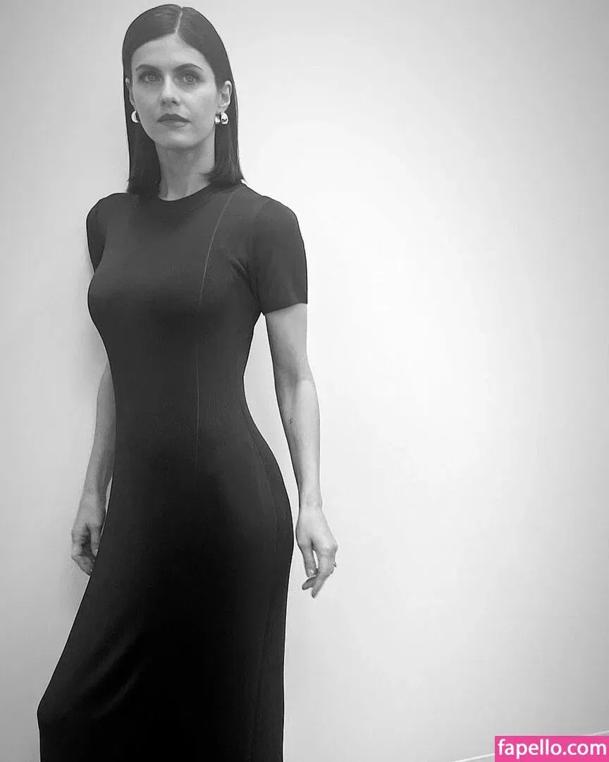 Alexandra Daddario Onlyfans Photo Gallery 