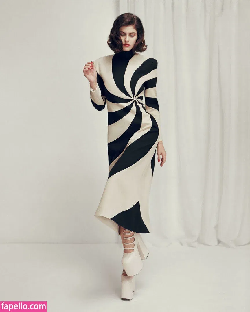 Alexandra Daddario Onlyfans Photo Gallery 