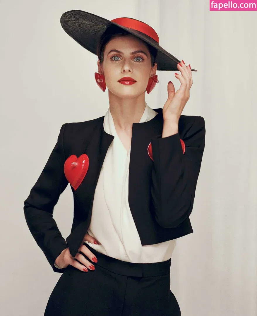 Alexandra Daddario Onlyfans Photo Gallery 