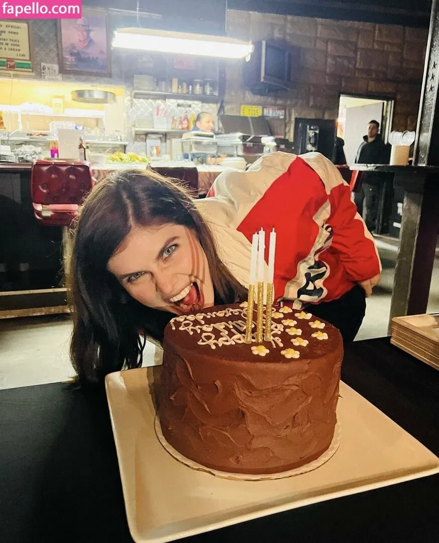 Alexandra Daddario Onlyfans Photo Gallery 