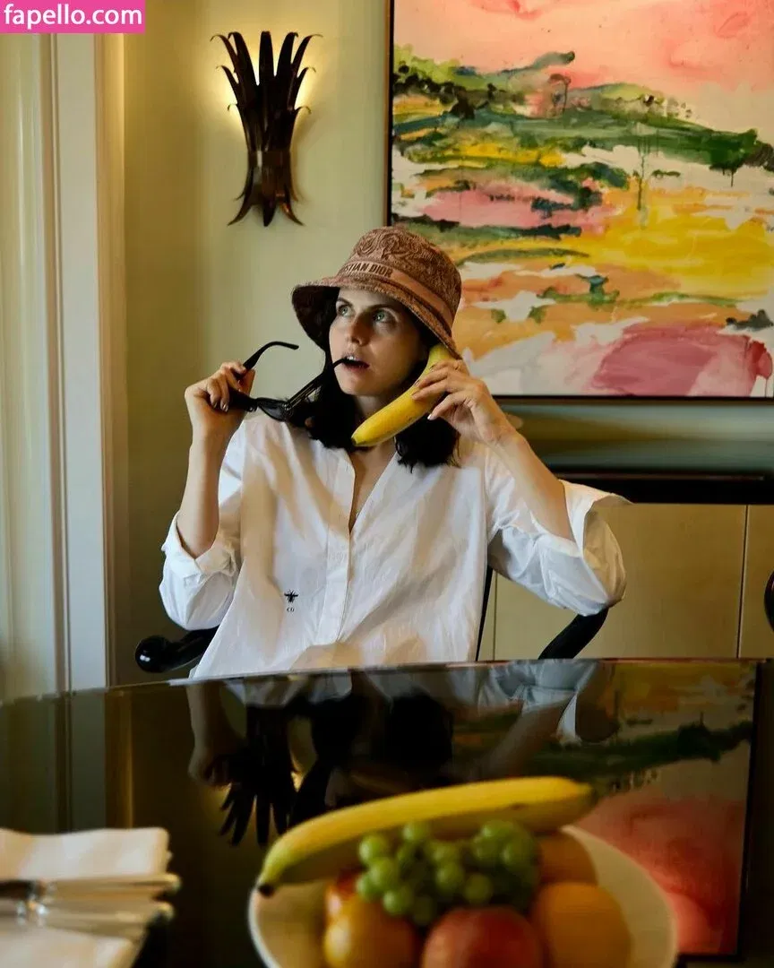 Alexandra Daddario Onlyfans Photo Gallery 