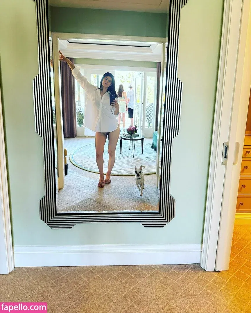 Alexandra Daddario Onlyfans Photo Gallery 