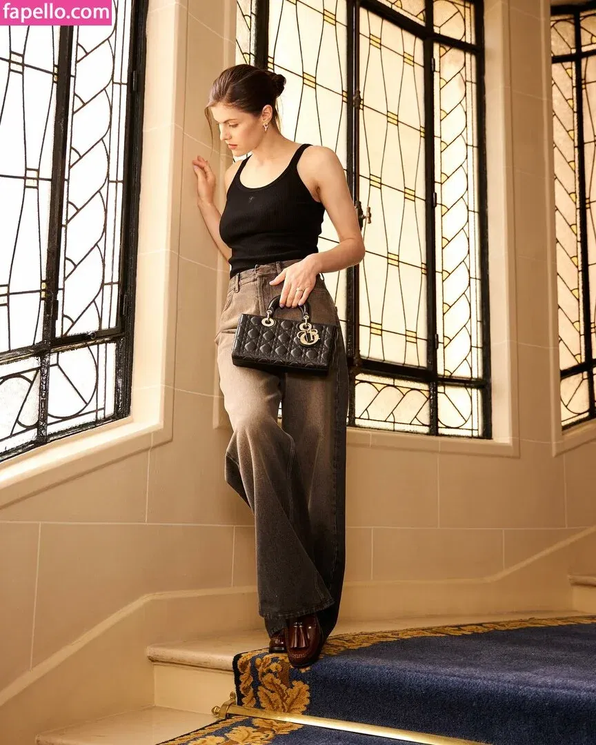 Alexandra Daddario Onlyfans Photo Gallery 