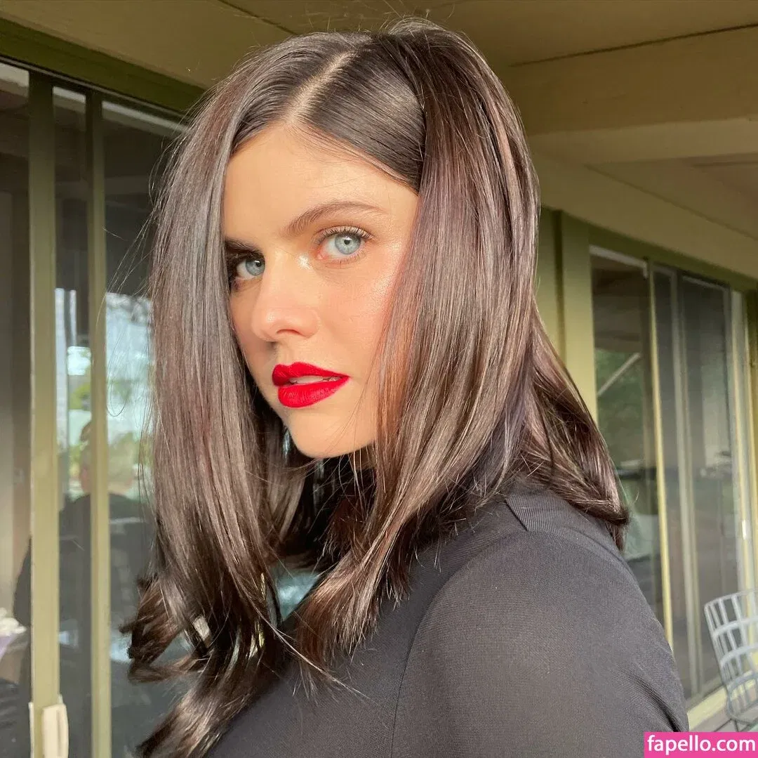 Alexandra Daddario Onlyfans Photo Gallery 