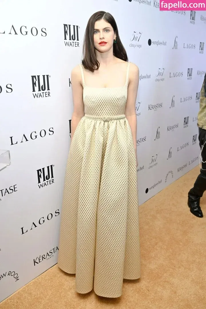 Alexandra Daddario Onlyfans Photo Gallery 