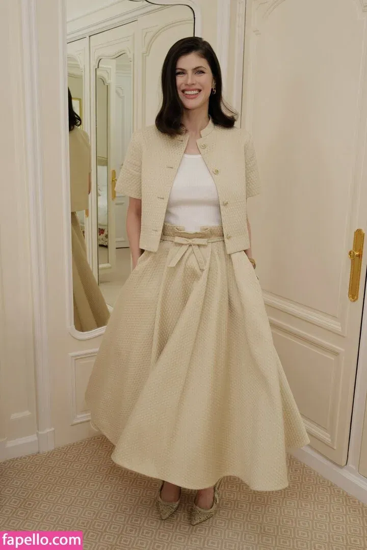 Alexandra Daddario Onlyfans Photo Gallery 