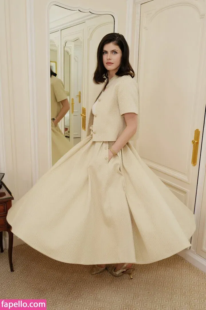 Alexandra Daddario Onlyfans Photo Gallery 