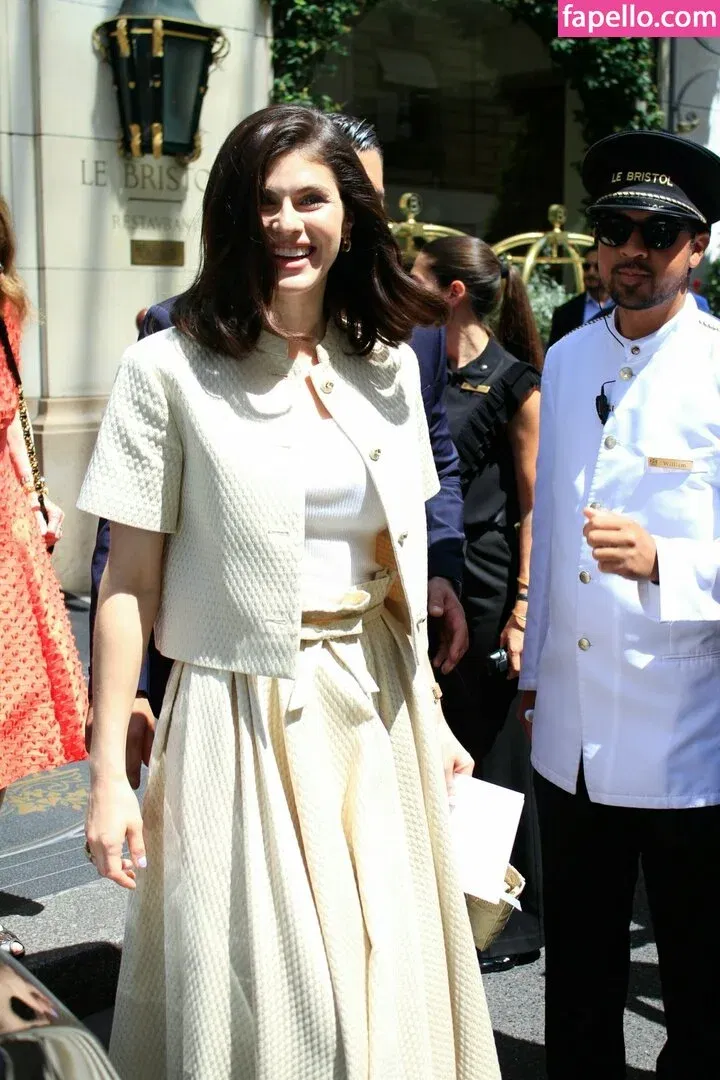 Alexandra Daddario Onlyfans Photo Gallery 