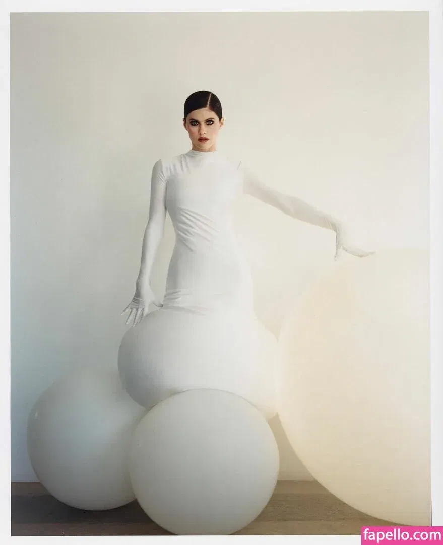 Alexandra Daddario Onlyfans Photo Gallery 