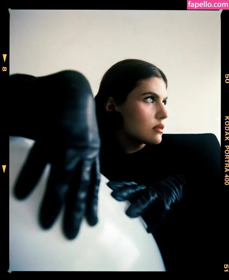 Alexandra Daddario Onlyfans Photo Gallery 