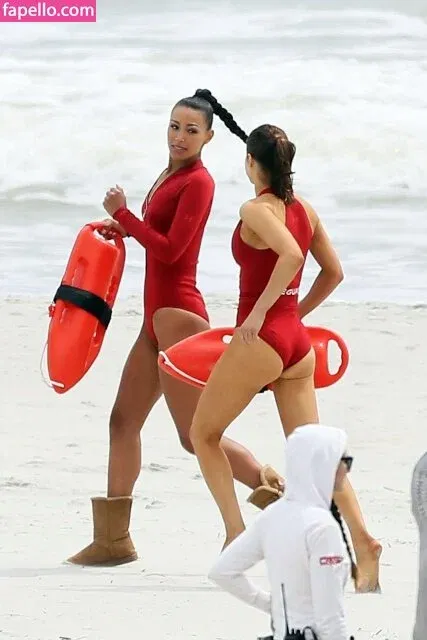 Alexandra Daddario Onlyfans Photo Gallery 