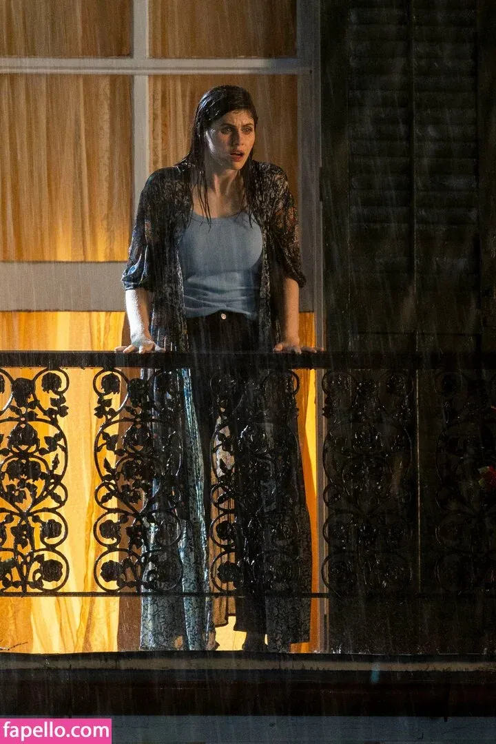 Alexandra Daddario Onlyfans Photo Gallery 