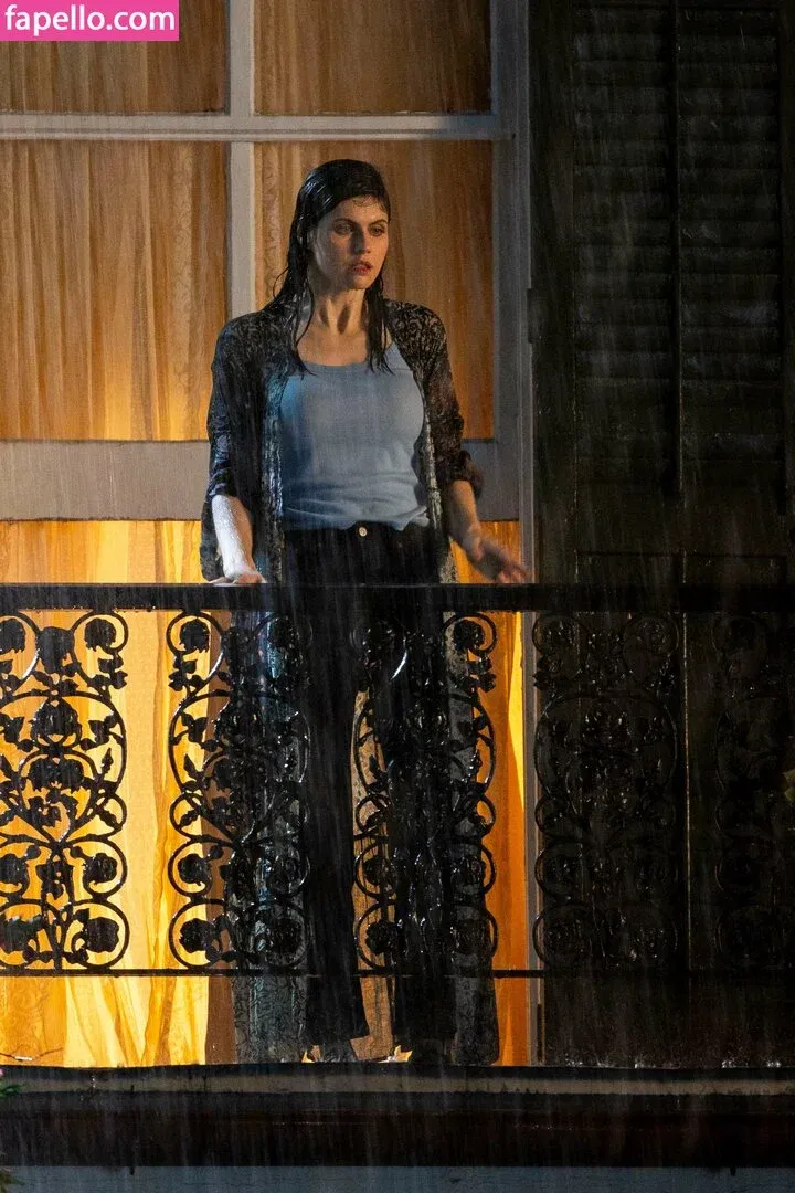 Alexandra Daddario Onlyfans Photo Gallery 