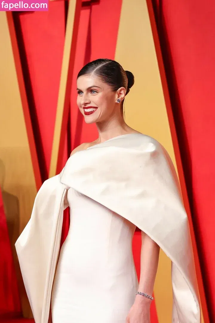 Alexandra Daddario Onlyfans Photo Gallery 