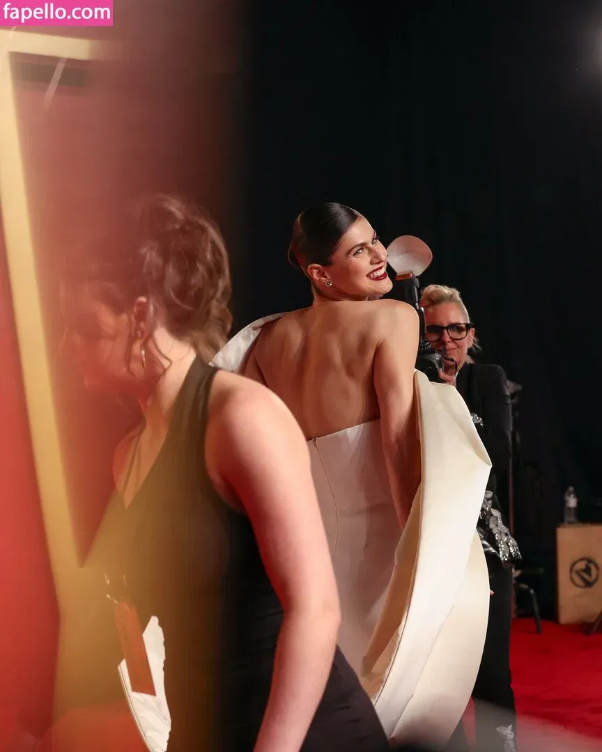 Alexandra Daddario Onlyfans Photo Gallery 