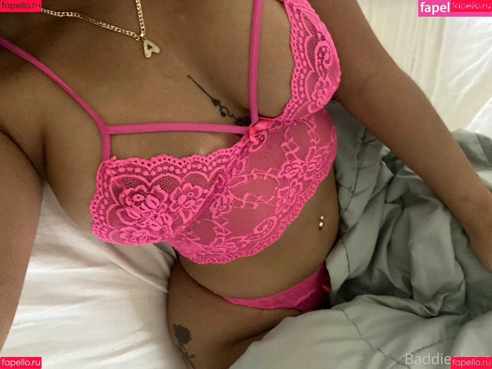 theyloveaiza Onlyfans Photo Gallery 
