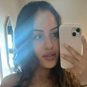 theyloveaiza Onlyfans Photo Gallery 