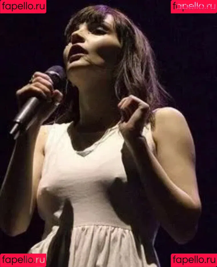 Lauren Mayberry Onlyfans Photo Gallery 