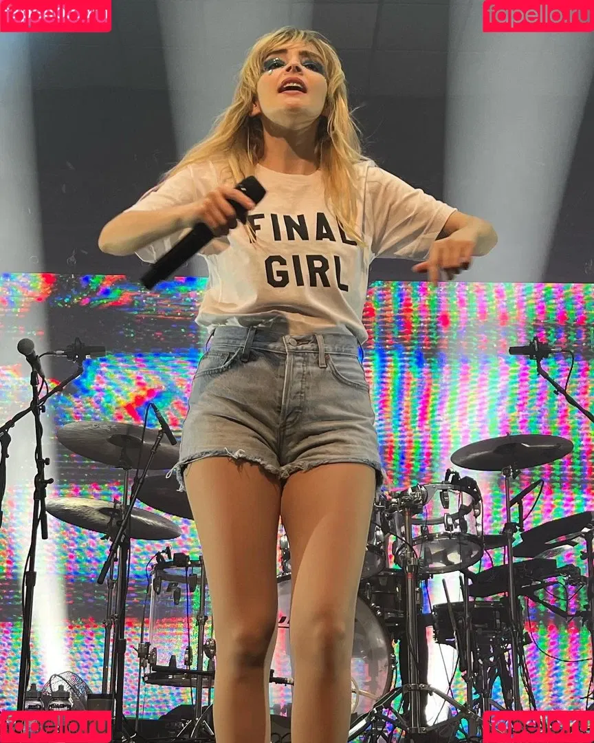 Lauren Mayberry Onlyfans Photo Gallery 
