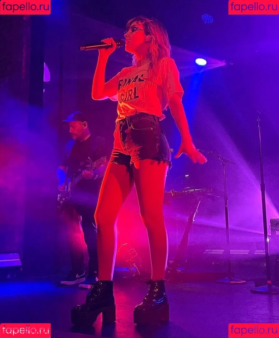 Lauren Mayberry Onlyfans Photo Gallery 