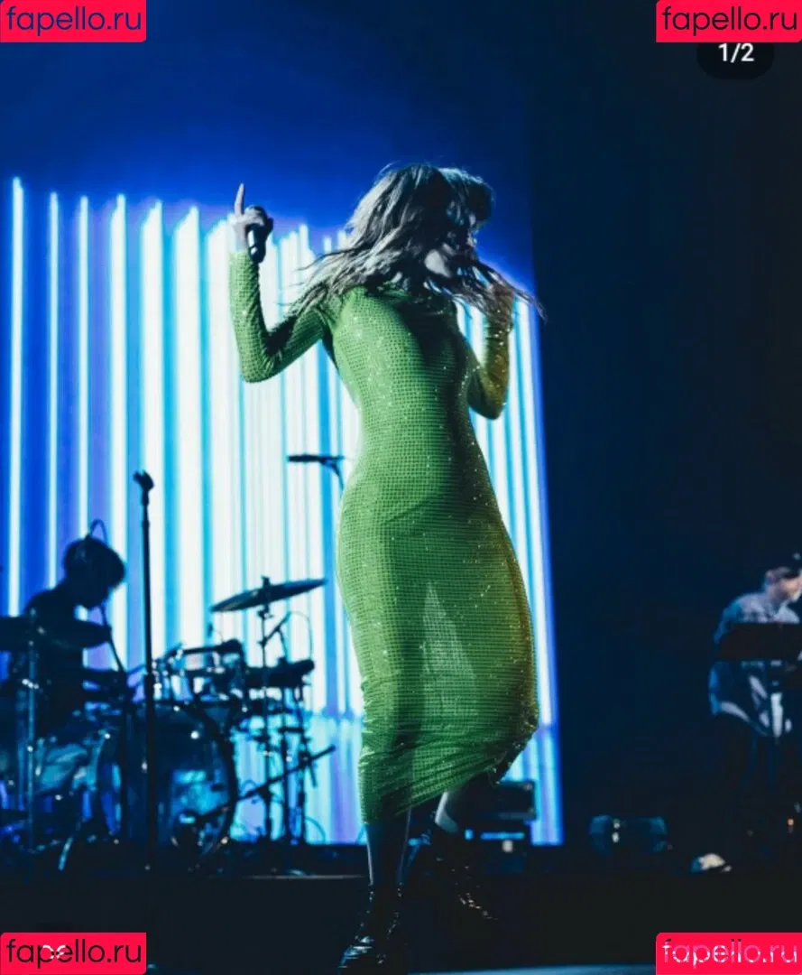 Lauren Mayberry Onlyfans Photo Gallery 