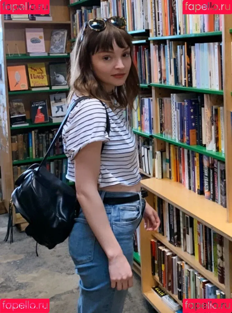 Lauren Mayberry Onlyfans Photo Gallery 