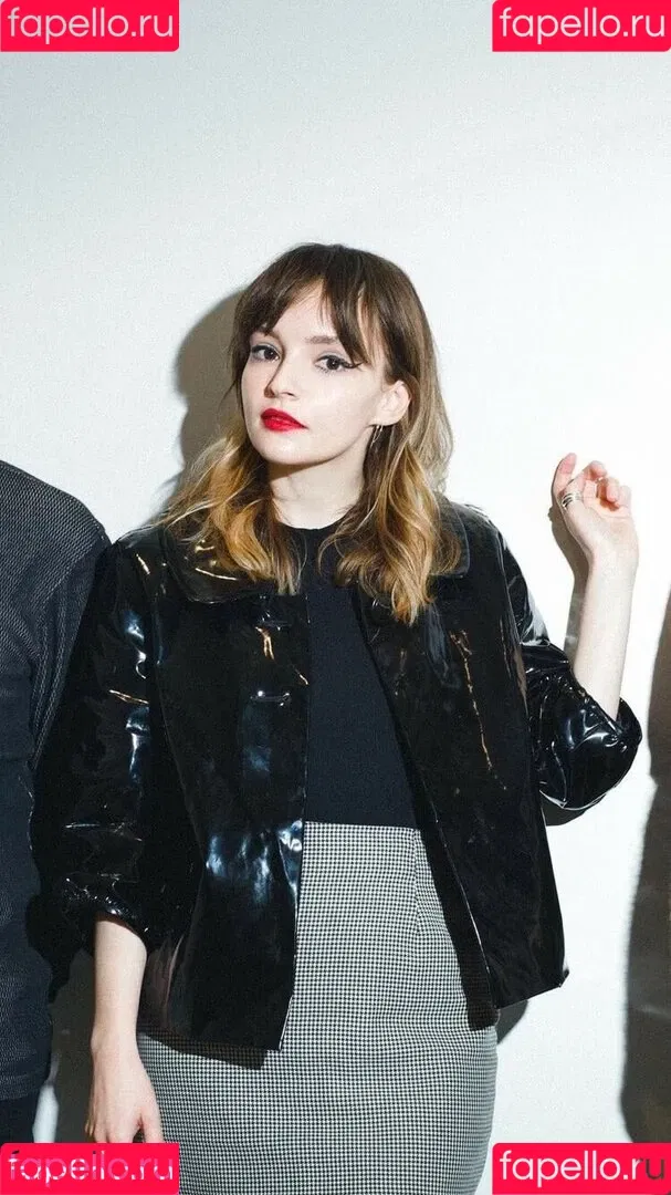 Lauren Mayberry Onlyfans Photo Gallery 