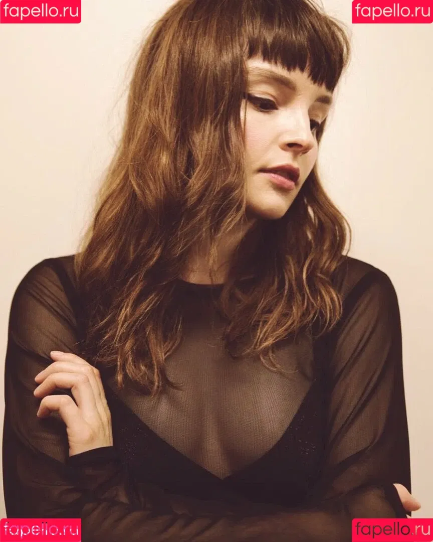 Lauren Mayberry Onlyfans Photo Gallery 