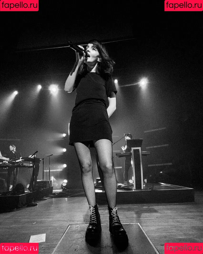 Lauren Mayberry Onlyfans Photo Gallery 