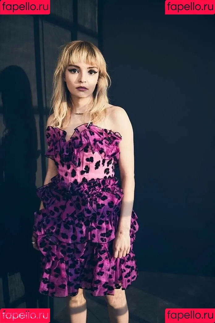Lauren Mayberry Onlyfans Photo Gallery 