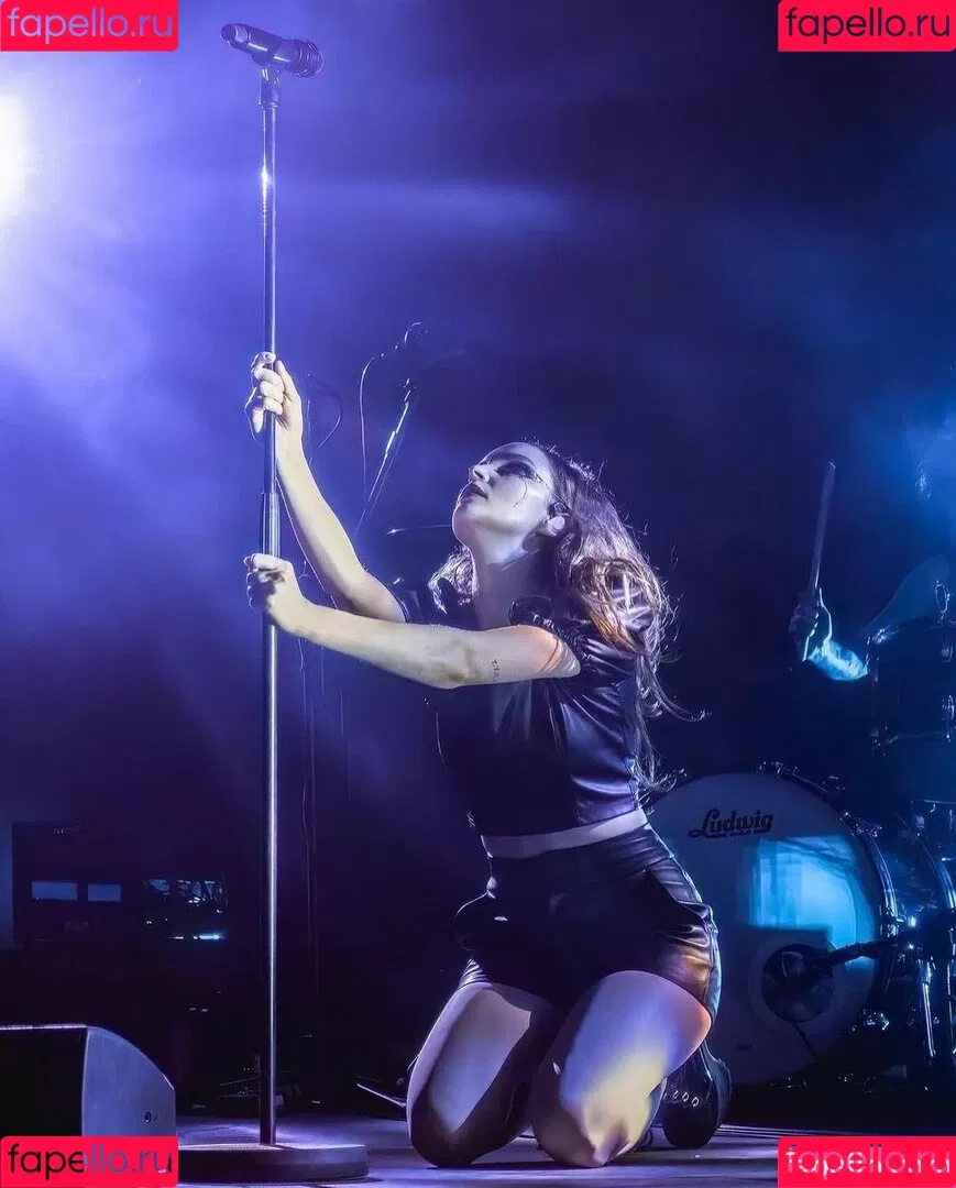 Lauren Mayberry Onlyfans Photo Gallery 