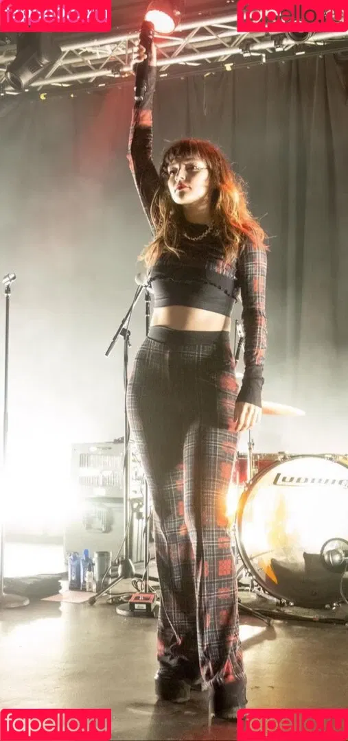 Lauren Mayberry Onlyfans Photo Gallery 