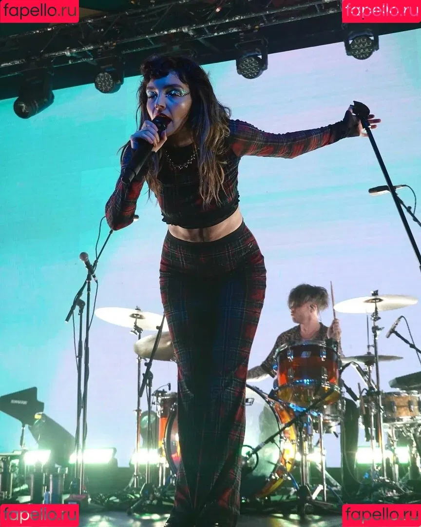 Lauren Mayberry Onlyfans Photo Gallery 