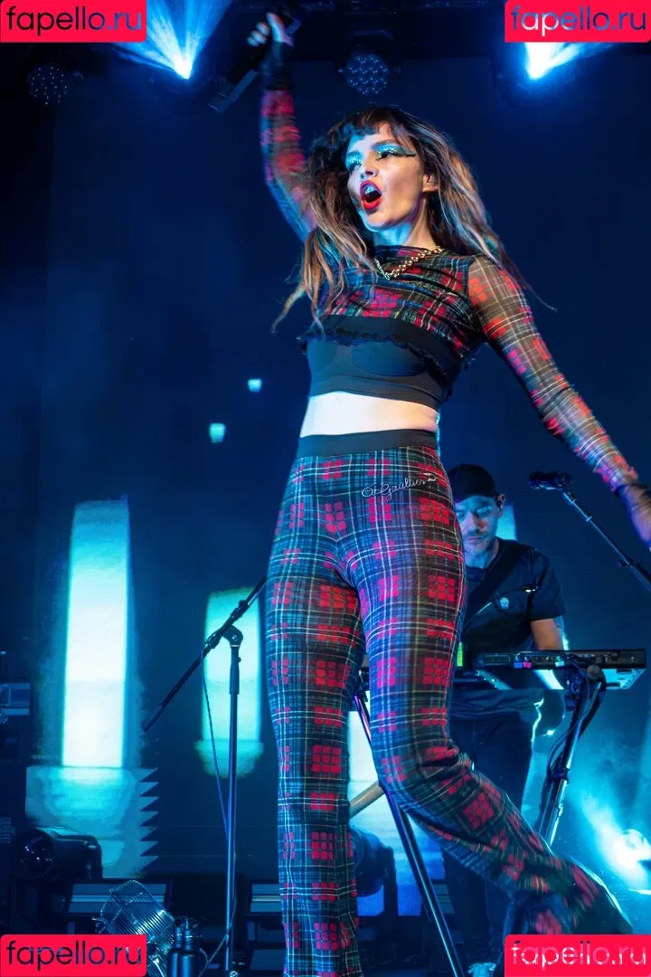 Lauren Mayberry Onlyfans Photo Gallery 